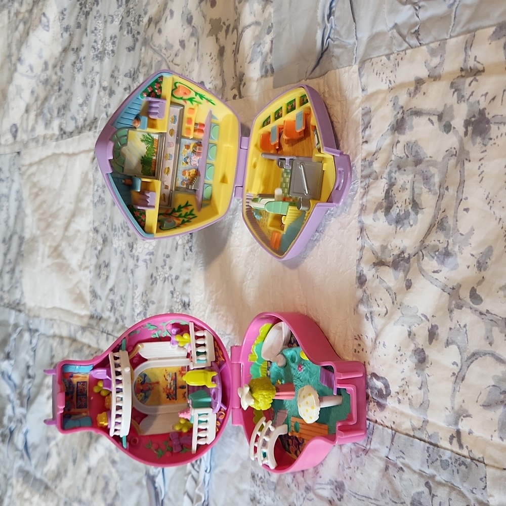 Vintage Polly Pocket 2 sets missing polly